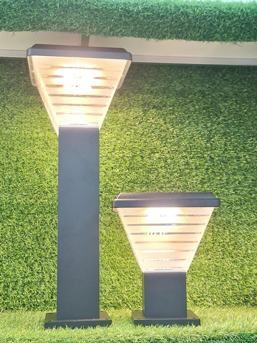 ĐÈN TRỤ VUÔNG NĂNG LƯỢNG MẶT TRỜI H280B (ĐEN)